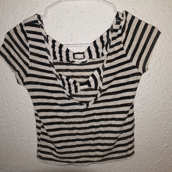 Open back crop top - Picture 2 of 2